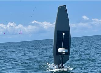 美軍無人載具漂流澎湖海域  海巡獲報拖回保管