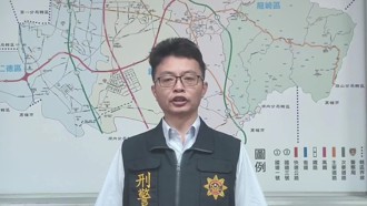 太囂張！5度倒車撞毀民宅大門還嗆「有事我扛」  警循線追緝1男