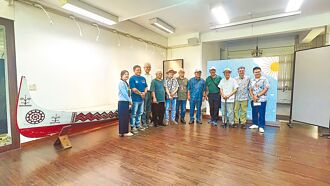 夏曼．藍波安手製拼板舟 程正德捐贈台東大學