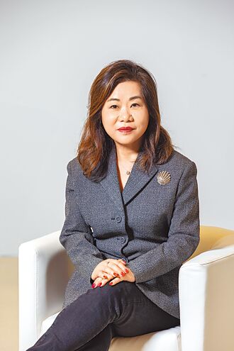 大中华区总裁陈素晶夸台湾爱地球 Swarovski培育钻石来台