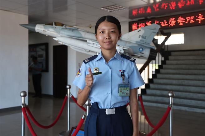 場修中隊儀器修理士高雅柔中士