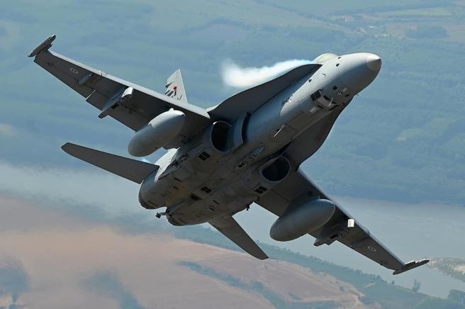 芬兰F/A-18战机升空拦截俄机，展现北约坚实的防空能力。（取自北约网站）