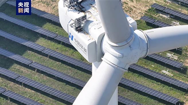 全球单机容量最大风电机组在辽寧营口启动发电。（大陆央视）