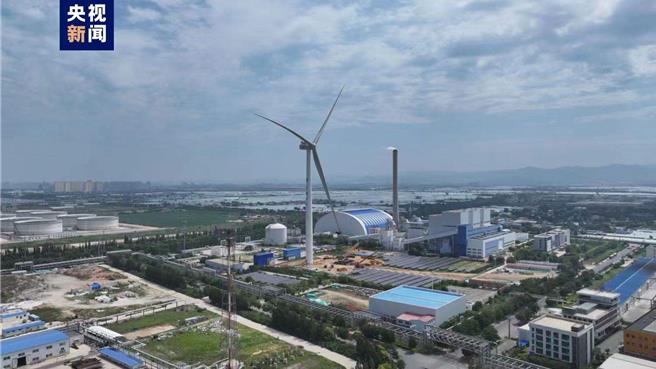 全球单机容量最大风电机组在辽寧营口启动发电。（大陆央视）