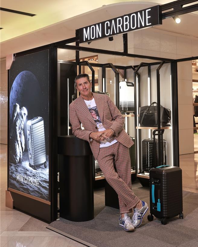 日本时尚顽童Girolamo Panzetta出席MON CARBONE开幕活动。（MON CARBONE提供）