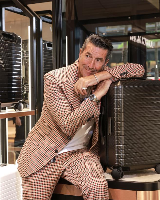 日本时尚顽童Girolamo Panzetta出席MON CARBONE开幕活动。（MON CARBONE提供）