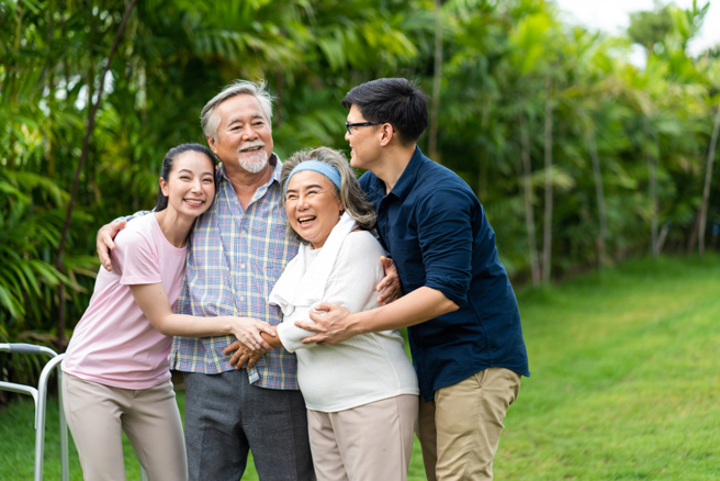 父母传承房子给孩子，究竟是继承或赠与哪个较省税，建议找专家试算，少花冤枉钱。（示意图/达志影像/shutterstock）