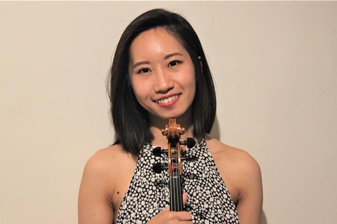苗栗县「2024夏日古典音乐会」将于8月3日下午2时30分在县府文观局中正堂演艺厅演出，演出者有中提琴家朱宏姿。（苗栗县政府提供／谢明俊苗栗传真）