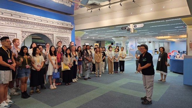 在充满AI的时代，也不能忘记人文素养的养成，未来将持续举办文化交流活动。(照片/国立暨南国际大学)