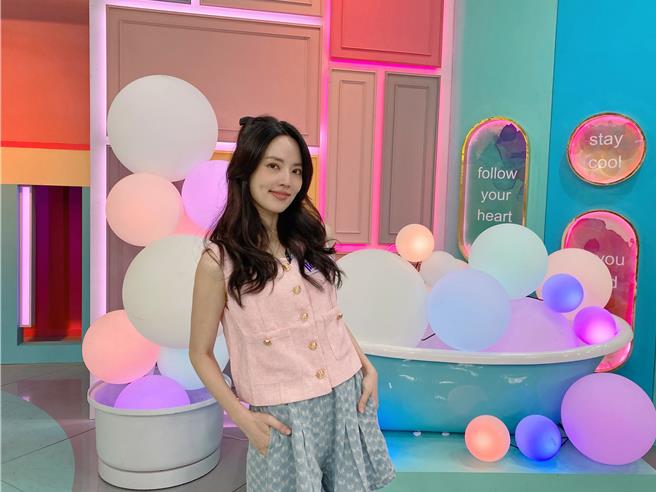 阿诺分享料理经验。（光意娱乐提供）