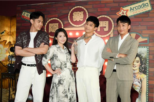 李家慶（左起）、華千涵、鄒承恩、楚翔今出席記者會宣傳戲劇。（三立提供）