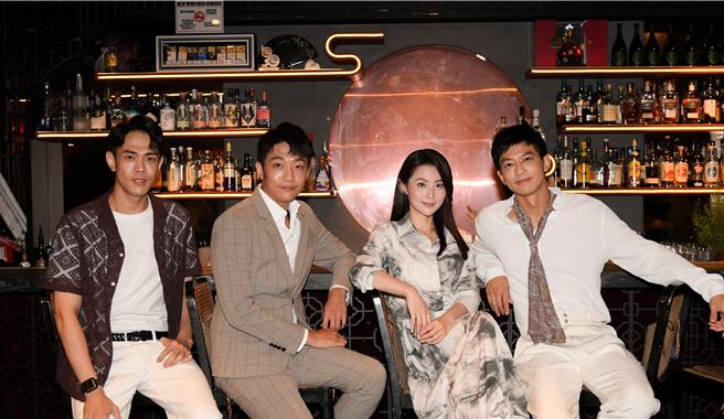 李家庆（左起）、楚翔、华千涵、邹承恩今出席记者会宣传戏剧。（三立提供）