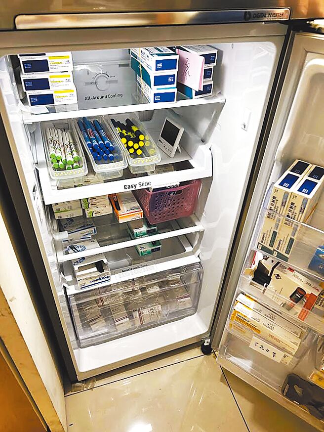 桃園市衛生局近期於網路及藥局查獲25件違規販售瘦瘦筆，依《藥事法》第27條規定，可處新台幣3萬至200萬元罰鍰。（桃園市衛生局提供／姜霏桃園傳真）