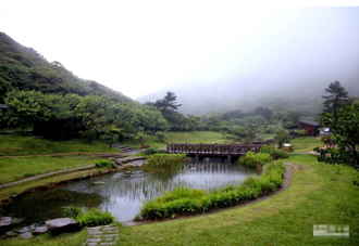 女登山客爬陽明山驚見妹子脫光「全裸散步」 貼15張圖：刷新我三觀