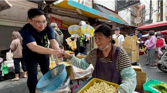 高雄市長提名綠搶破頭！賴瑞隆掃街直搗「勁敵」本命區