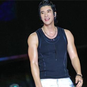 王力宏10度現身「富豪夏令營」同場庫克、比爾蓋茲曝超狂人脈