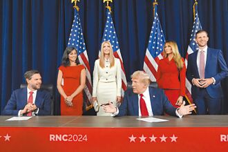 呂秀蓮籲台當美總統兩岸間的筆尖