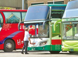 明年6月起 遊覽車強制裝駕駛識別設備