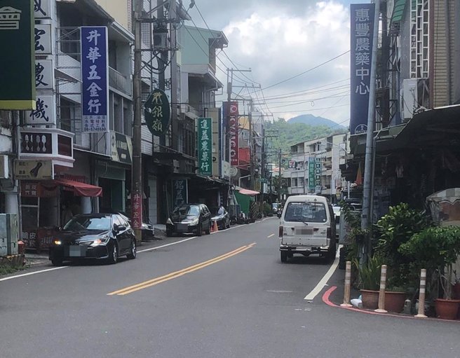 玉井中正路芒果街20日不见游客人潮。（民眾提供／宝智华台南传真）