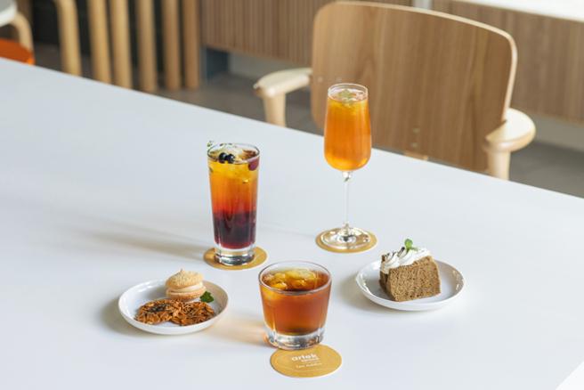 除了家具，Artek Sapce还有餐点及特调饮料，茶饮特别以丹麦的玻璃杯盛装。（北欧橱窗提供）
