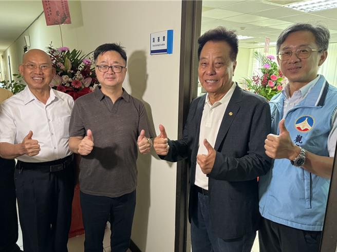 海基会副董事长兼秘书长罗文嘉今（20日）出席海基会正式派员进驻「行政院处理试办通航事务金门行政协调中心」揭牌仪式。（于家麒摄）