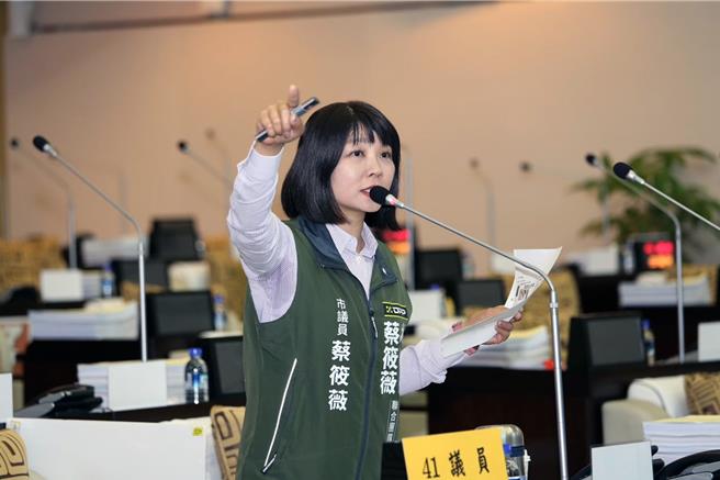 民進黨台南市議員蔡筱薇認為，柯文哲回應基於戰略考量應該選擇參選台南或高雄，只是為了轉移近期負面的輿論焦點。（蔡筱薇團隊提供／洪榮志台南傳真）