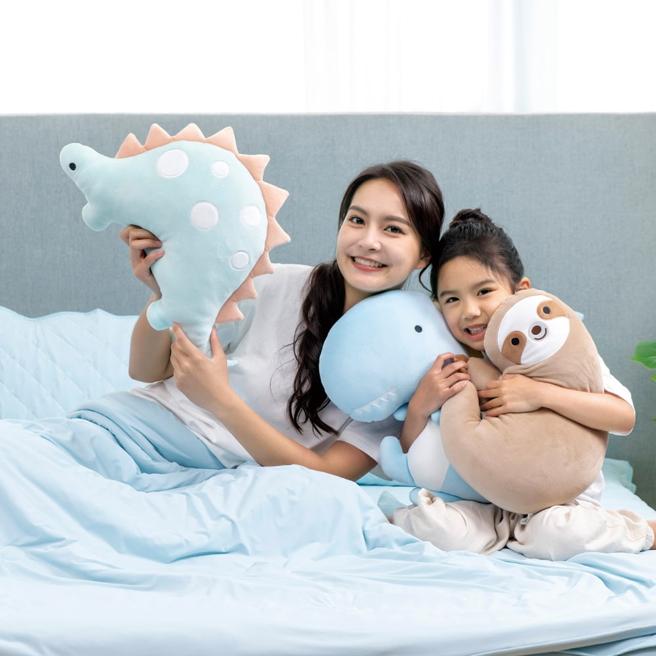 Basics TopCool超萌感冻凉感抱枕。（东妮寝饰提供）