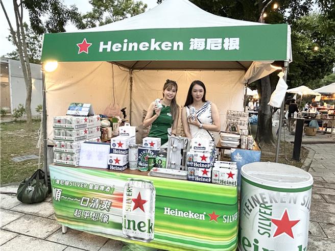 炎炎夏日，屏县府为替民眾消暑，继举办凉夏祭冰品飨宴后，「嗨啤市集」20日随之登场，一连2天在胜利星村激发「屏东夜经济」。（谢佳潾摄）