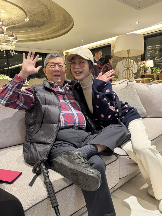 陳美鳳3月幫阿西慶祝88歲大壽。（圖／臉書 楊繡惠）