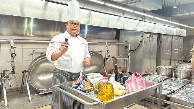 基隆市政府提出「基隆市學校午餐自治條例」經核定通過後，使基隆成為全國第3個有午餐自治條例的縣市，將增加約聘營養師。（基隆市教育處提供／徐佑昇基隆傳真）