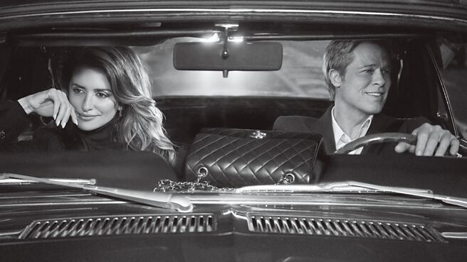 布萊德彼特與潘尼洛普演活了現代失婚男女對於愛情的憧憬與嚮往。（CHANEL提供）