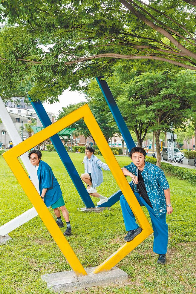 拍谢少年唱过大大小小的舞台，将在今年站上北流，透露有机会也想在中国时报办小专场。（摄影／石智中‧服装／SPORT b.）