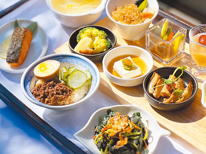 「悠然舒心一泊一食」住房專案，可享用「雍翠庭」主廚團隊製作的「麗禧晨之光台式早餐」。（北投麗禧酒店提供）