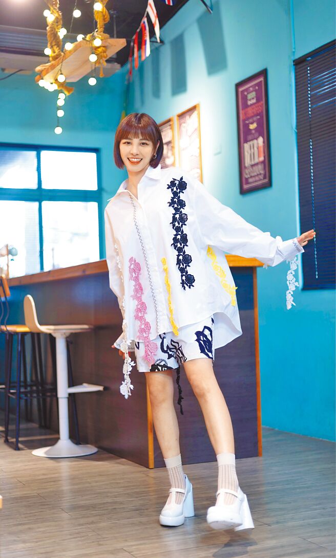 宇珊外型甜美，近年认真发展主持工作。（罗永铭摄）