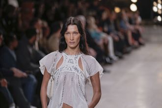 奥运》误踩歷史伤痛！爱迪达紧急撤换挺巴超模、向以色列致歉