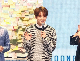 男星自爆曾被私生饭欺负到想死　女粉潜入家中 「趁他睡觉时偷亲」