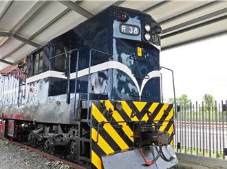 R38柴電機車頭進駐潮鐵園區 館藏豐富吸65萬人次參觀