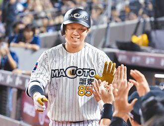 中職》蛇魂不滅！周思齊披誠泰球衣迎老友