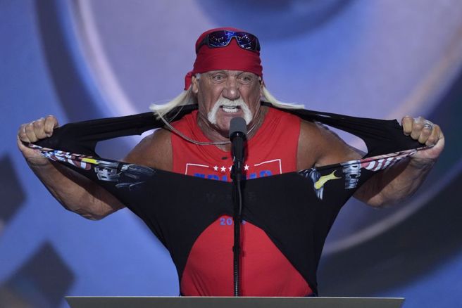 美国退役摔角巨星霍肯在共和党大会力挺川普。（美联社资料照）