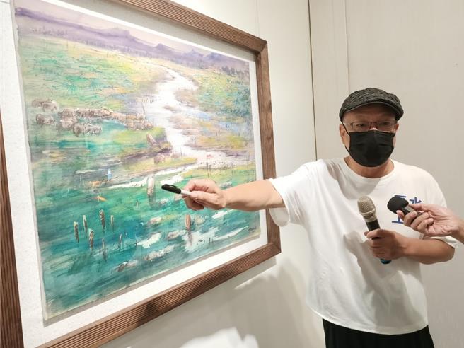 黄运祥从建筑业退休后转型为全职画家，并以数十年职涯经验独创以硅酸钙板代替传统画布创作的「厚工水彩」技法。（彰化生活美学馆提供／孙英哲彰化传真）