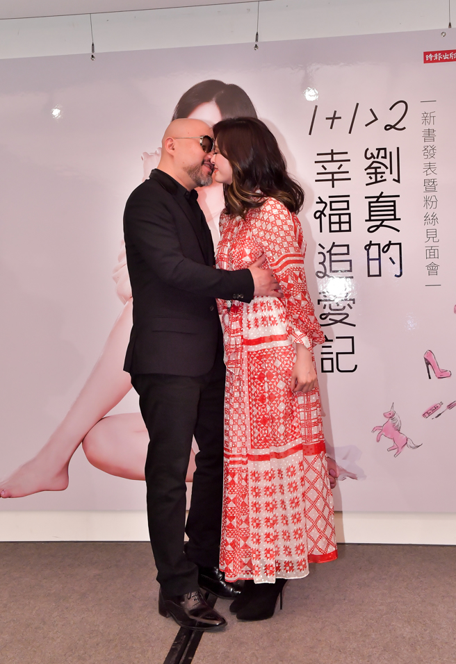 刘真（右）与先生辛龙（左）的感情非常好。（图／中时资料照）
