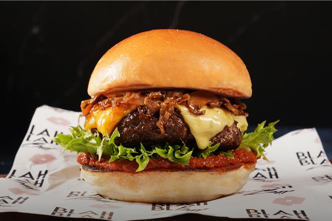  Blah Blah Bar推出星级双酱牛肉堡。（BLAH BLAH Bar提供）