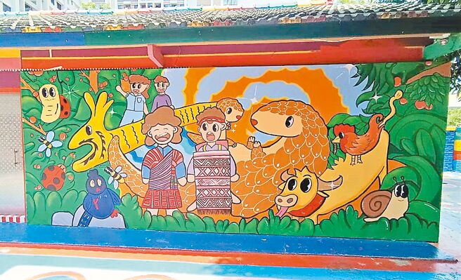 台中市彩虹眷村去年6月重新开放后，结合学生创作呈现不同风格。（台中市文化局提供／陈淑娥台中传真）