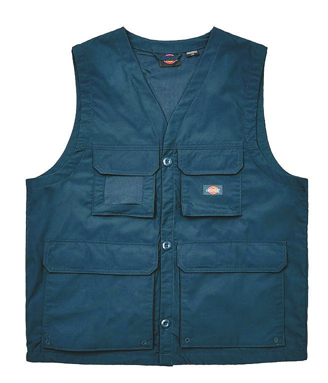 新光三越DICKIES耐磨多口袋工装背心，3180元。（新光三越提供）