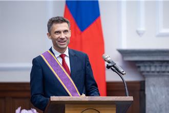 高哲夫獲頒「大綬景星勳章」  向賴總統吐露台灣是「福氣」之地