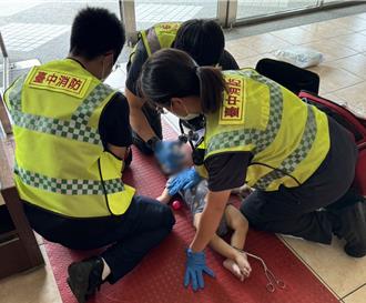 台中惊传2岁男童误吞兵乓球  员警路过CPR抢救送医