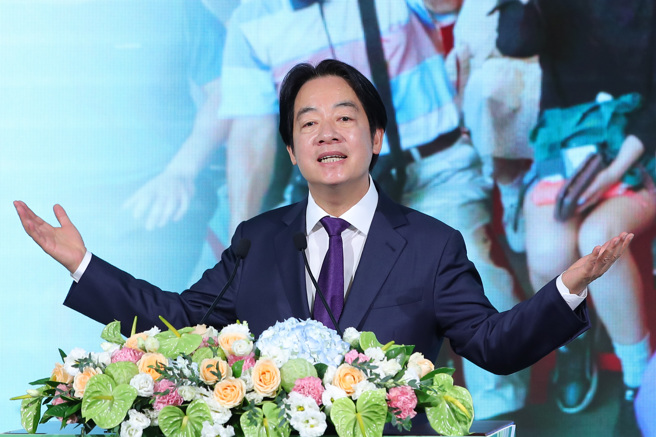 民進黨第21屆第1次全國黨代表大會21日在台北市召開，身兼黨主席的賴清德總統致詞時表示，未來執政有建立台灣主體性的國家認同、深化民主憲政體制、保障自由人權等3項重要目標，需要大家共同打拚，期許民進黨新的團隊，能為新時代承擔比以往更大的責任。（黃世麒攝）