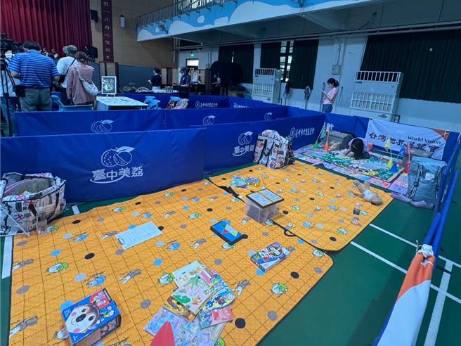 中部万安演习22日登场，台中市以大里、雾峰两区作为重点验证区，大里高中设置战时灾民收容救济站。（潘虹恩摄）