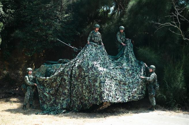 馬祖南竿守備大隊受命後即刻完成指揮所架設及通聯測試，實施戰力保存。（軍聞社提供）