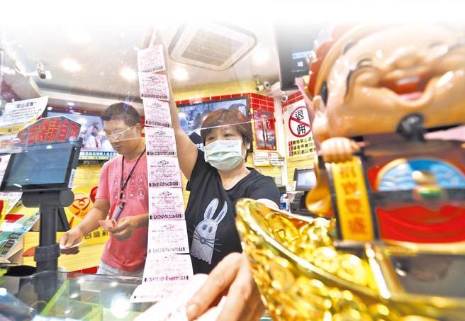 今晚威力彩头奖及贰奖双双破亿元。（图／本报资料照片）